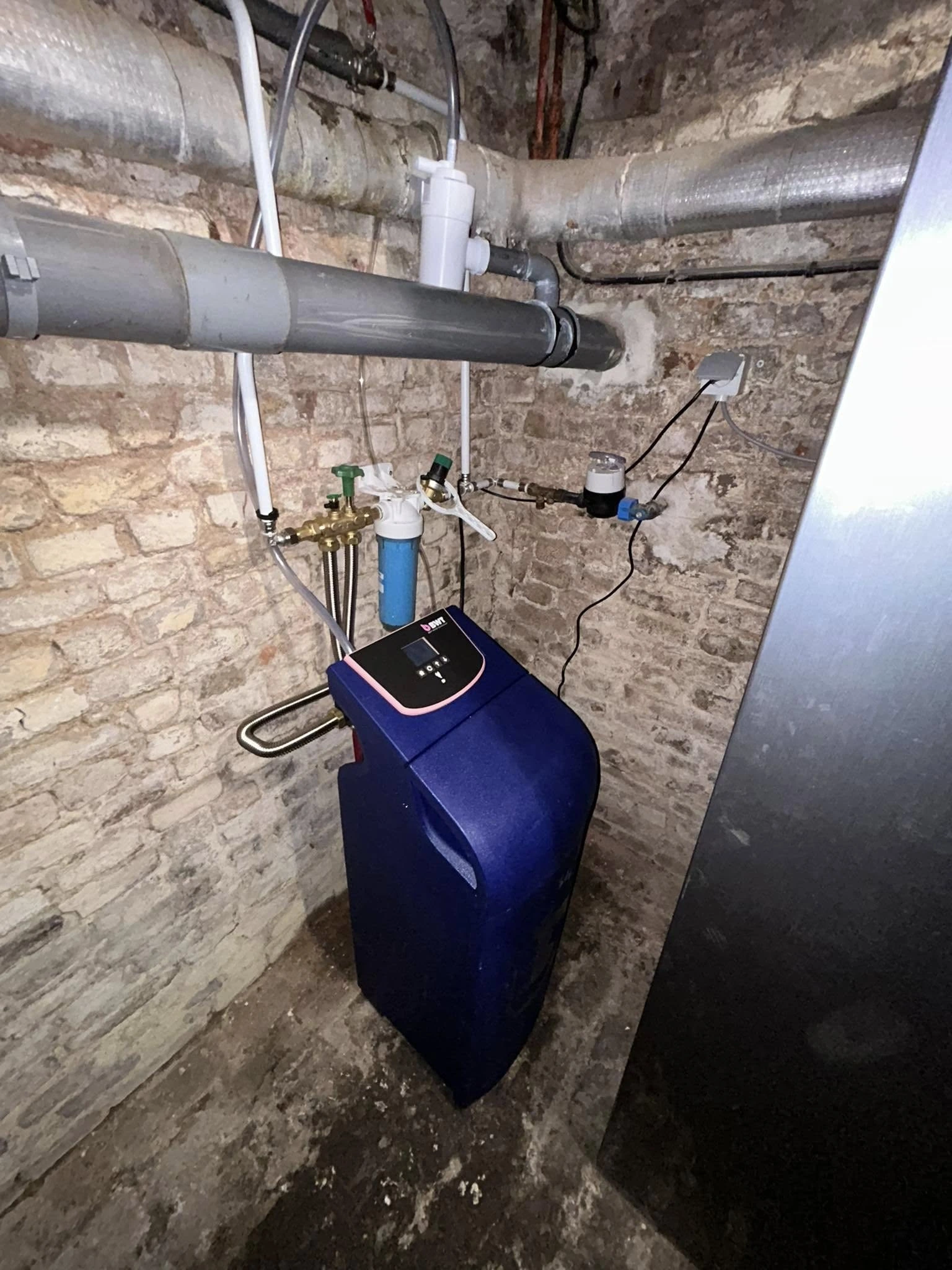 Pose d'adoucisseur pour réduction de calcaire à Arras, Lens, Douai, Béthune - Énergie Renouvelable Florido